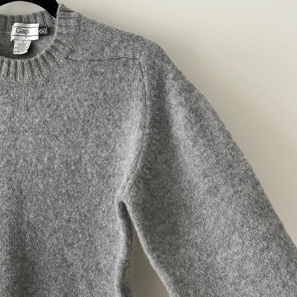 Vintage Gap 100% Wool Gray Crewneck Sweater Made In England - Picture 8 of 16